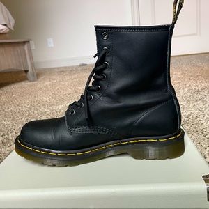 Dr. Martens 1460W
